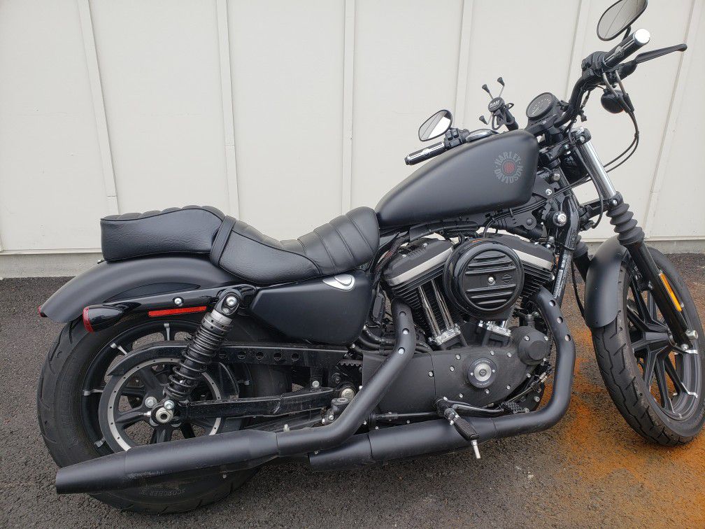 Photo 2019 Harley Davidson Iron 883