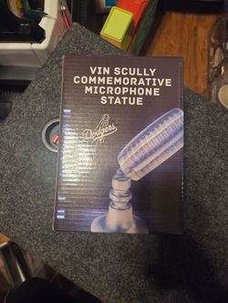 Vin scully microphone statue