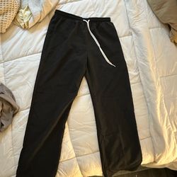 Medium black pants unisex