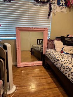 Pink mirror