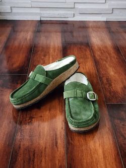 Birkenstock Buckley Shearling Clogs – Green Suede – EU 39