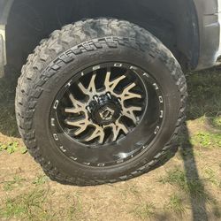 Mickey Thompsons On Tis Rims