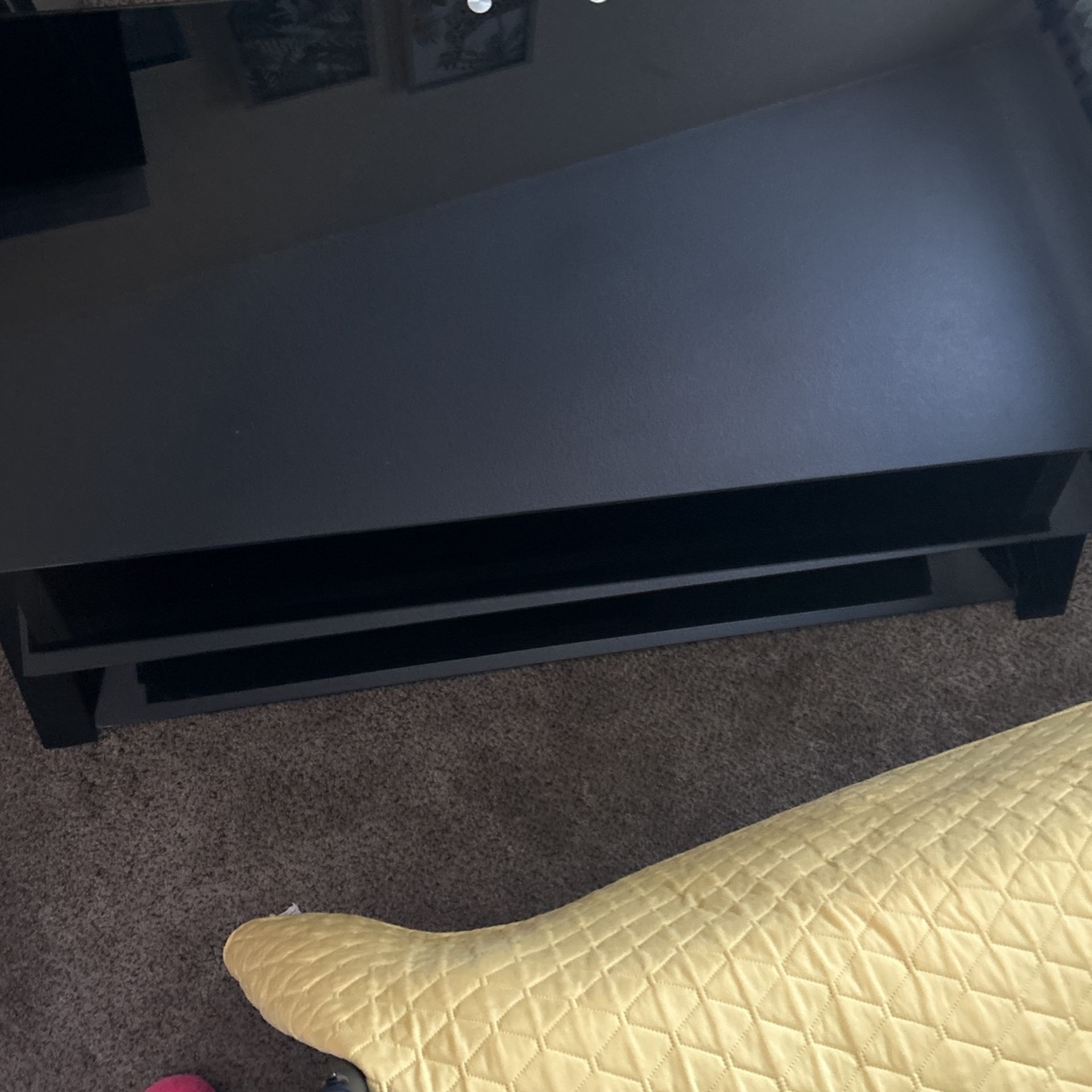 Black Glass Tv Stand