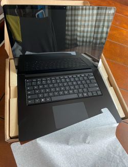 New microsoft  surface laptop 5   15' touch screen