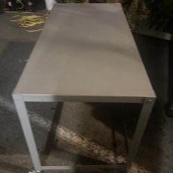 Table  Metal 