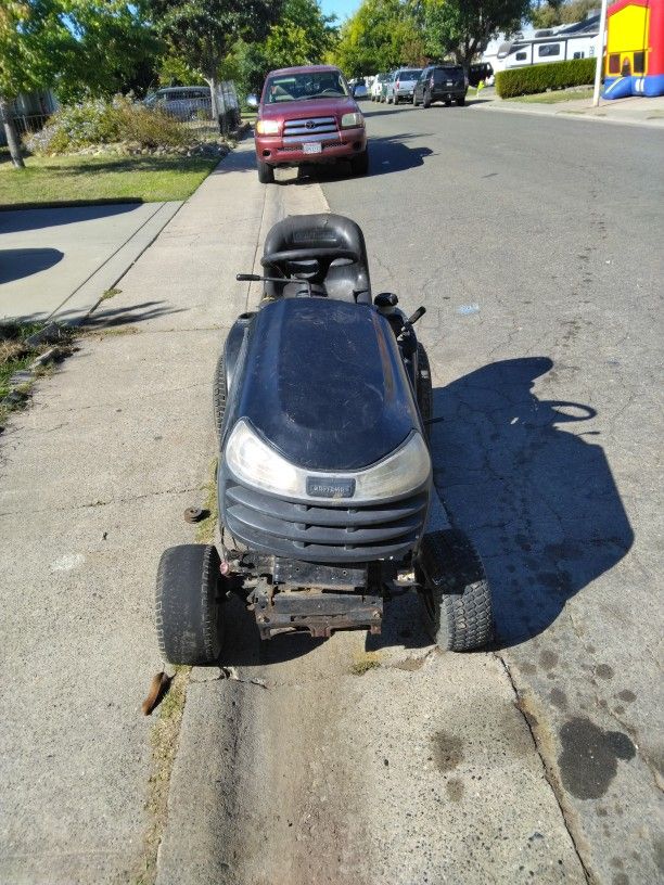 Craftsman's Riding Mower Without The Mower Deck So Basically A Tractor That Can Be Turned Into A Race Mower Project