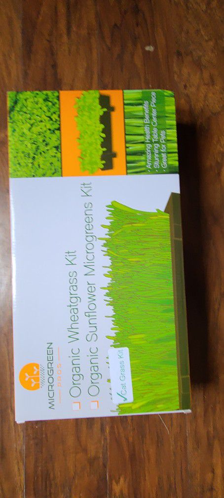 Brand New Wheat Grass/ Cat Grass Growing Kit