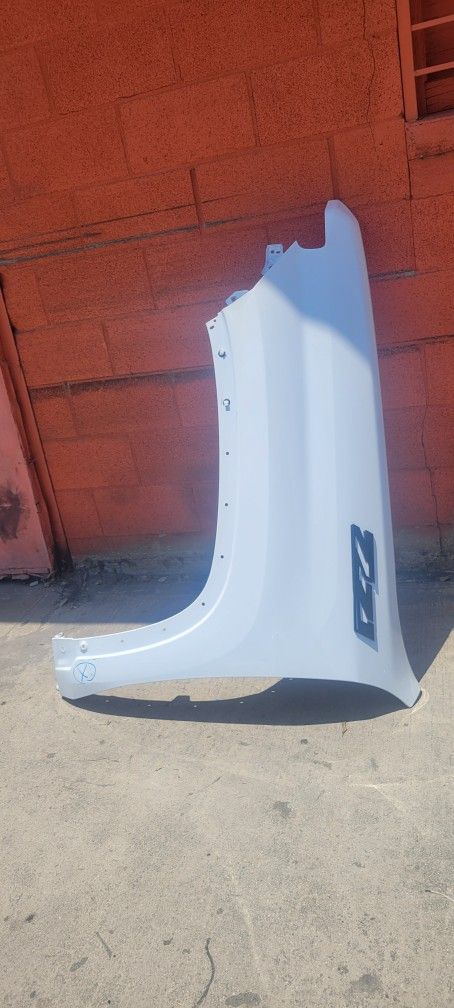 2020 G M C Sierra L H Fender
