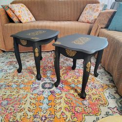 Pair of side table/bed side Style Queen Anne vintage cabriole leg design Kendall area