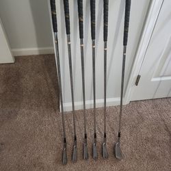 Golf Clubs (Iron Set)