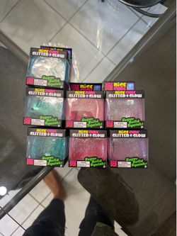 NeeDoh glitter glow cube