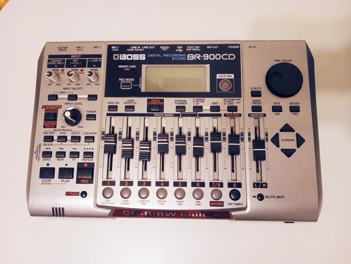 BOSS BR900CD Digital Multitrack Recorder