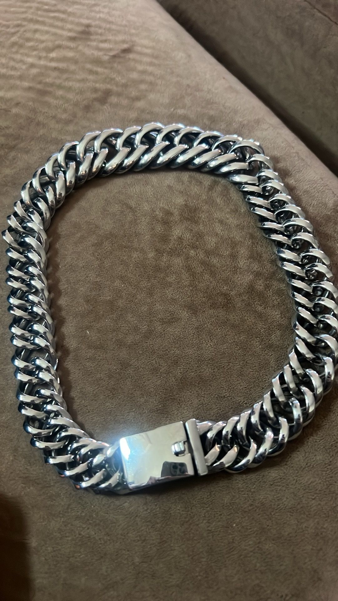 18’ Stain Stel Neckles 80 Dlls