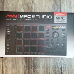 Akai Professional MPC Studio MIDI Controller Beat Maker with 16 Velocity Sensitive RGB Pads, Full MPC 2 Software, assignable Touch Strip & LCD Display
