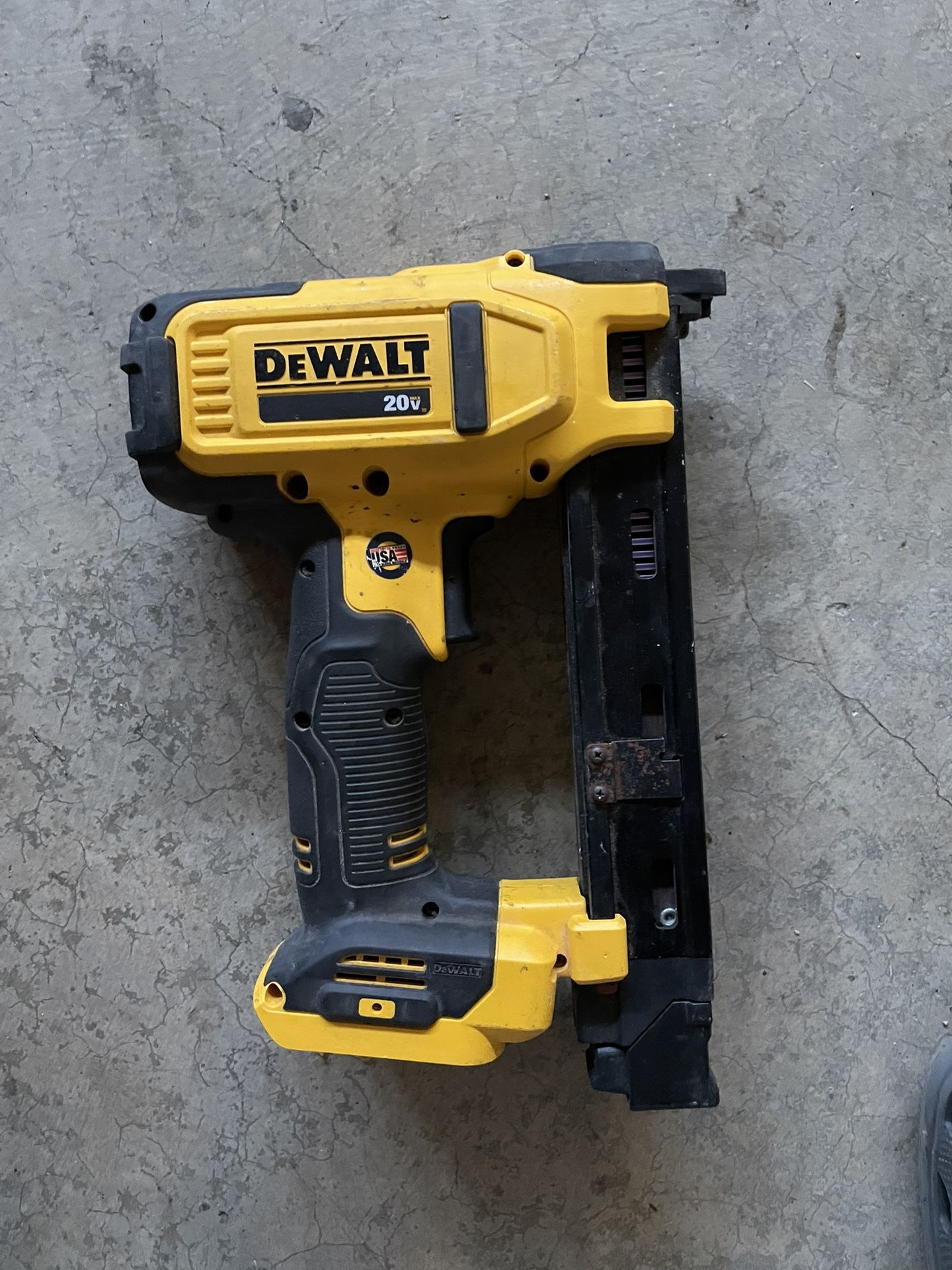 Dewalt Cordless Electrical Staple Gun