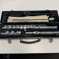 YAMAHA YFL-221 Student Flute Nickel Silver Plated with Hard Case Good Condition 