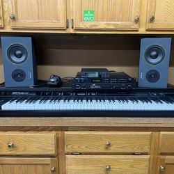 Vintage Roland MIDI Keyboard Controller – MKB-1000 (1980s) – Complete Setup