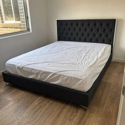 Cama Queen/King Negra Nueva 