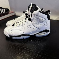 Nike Jordan Retro 6’s - Size 4  Boys