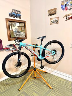 Specialized pitch mountain bike 27.5”