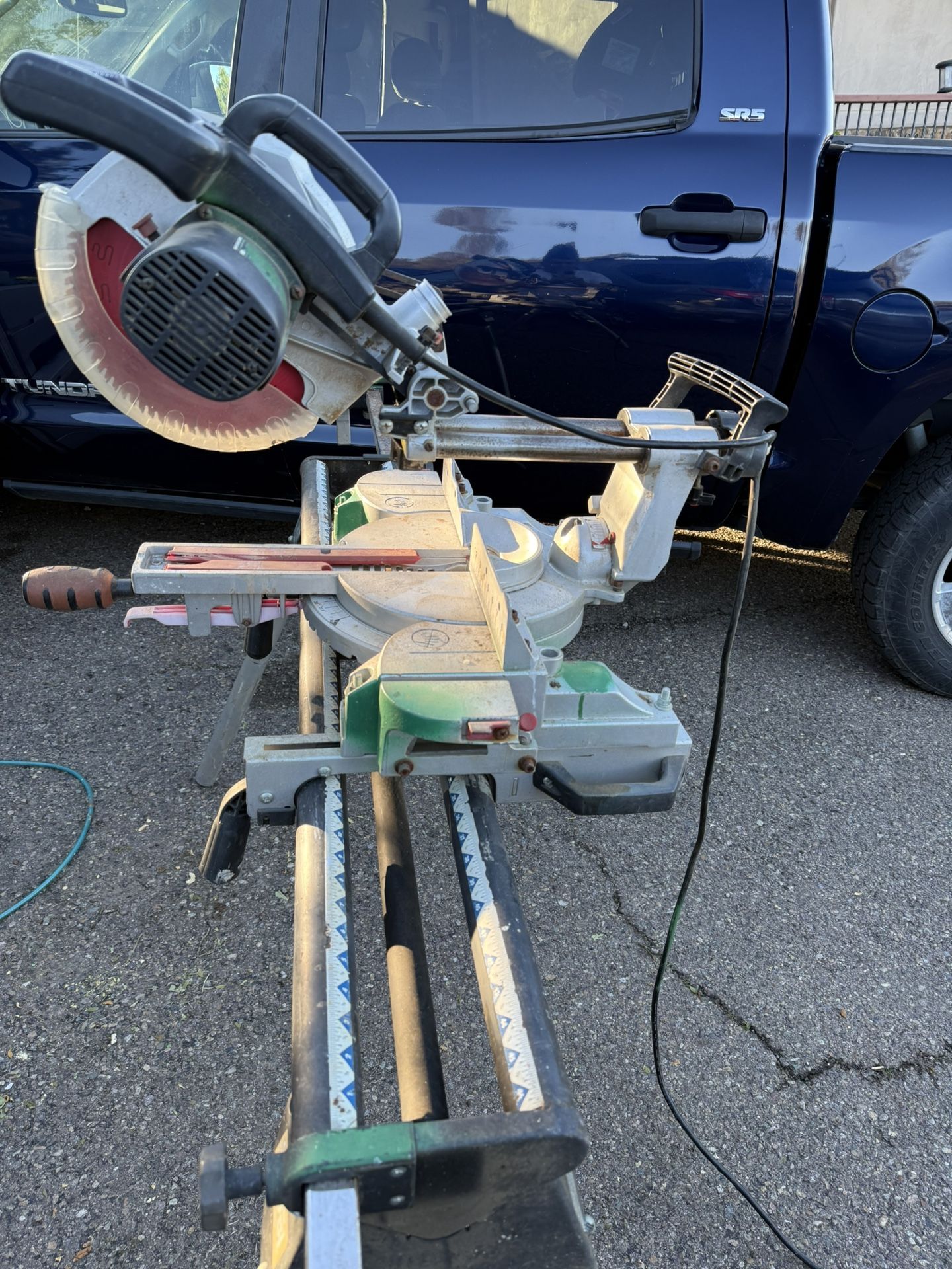 10” Miter Chop saw With Folding Table