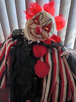 Scary clown boy costume size M