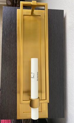 Outdoor indoor damp location rated light. Good brand and quality