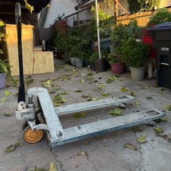  crown pallet jack