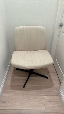 Cushioned Wide Office Chair