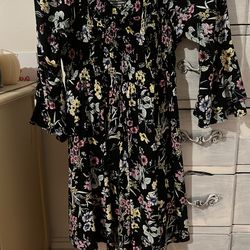 Large Dress Free all my free items will be donated if not picked up by Saturday