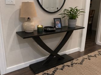 Entry way table