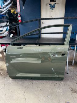 Subaru impreza 2024-2026 left driver side front door oem