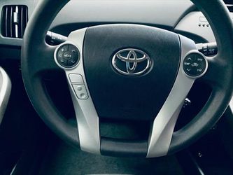 2014 Toyota Prius Thumbnail