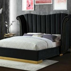 [SPECIAL] Flora Velvet Black Queen Platform Bed

