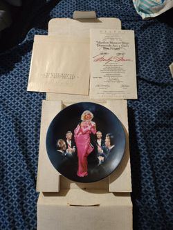Marilyn Monroe collectors plate with authenticity papers