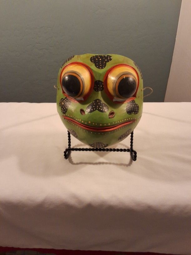 OLD Wood Frog Mask