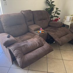 Power Reclining Sofa Set (3+2) - Smoke/Pet Free - Tech Console