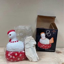 Vintage Chicken Sewing Kit - Hand Painted Bisque