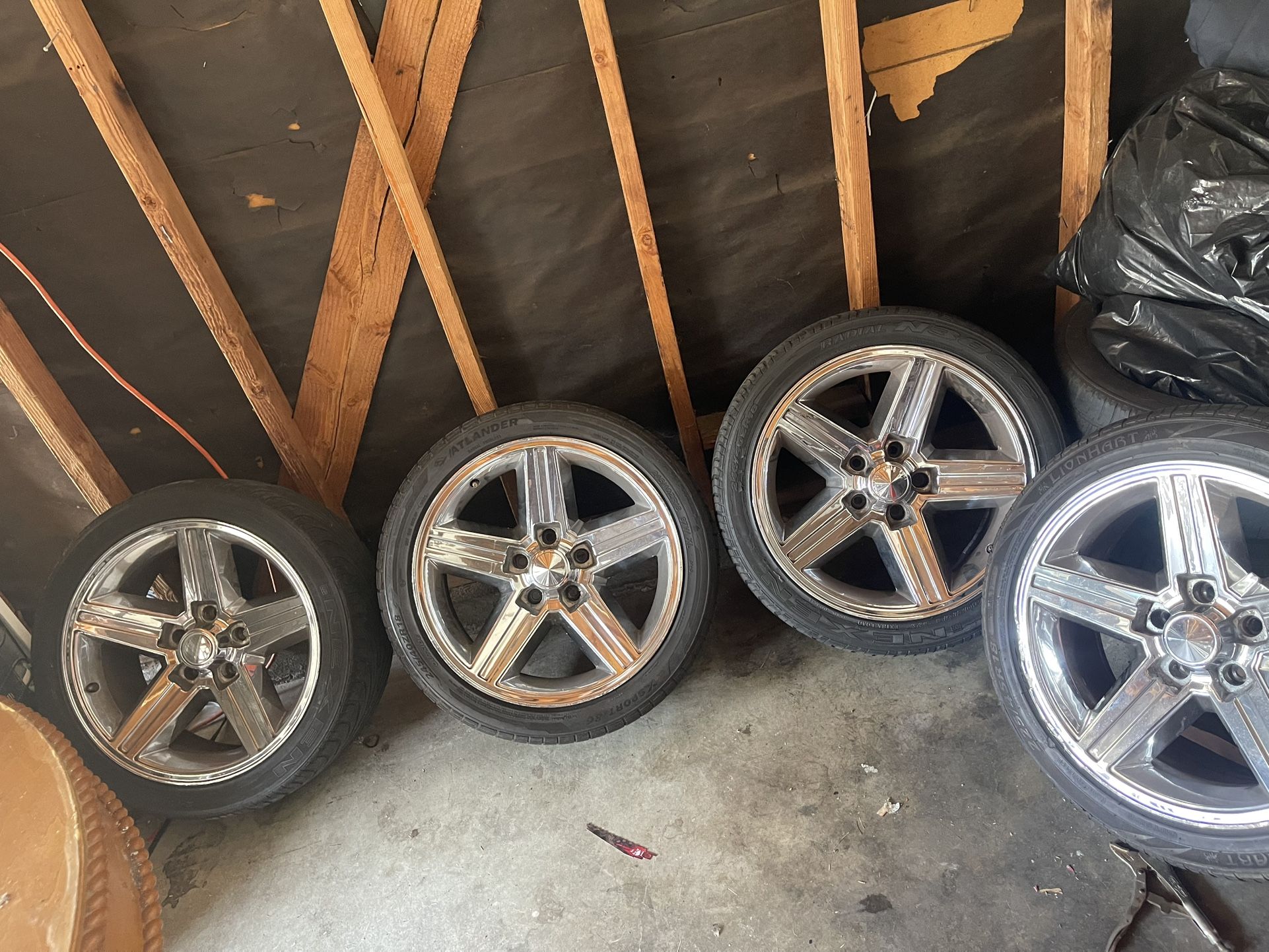 18 Inch Iroc 5 Lug Nuts