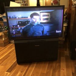 47” Hump Back TV