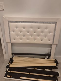 Twin Size Crystal LED Bed