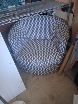 Swivel chair