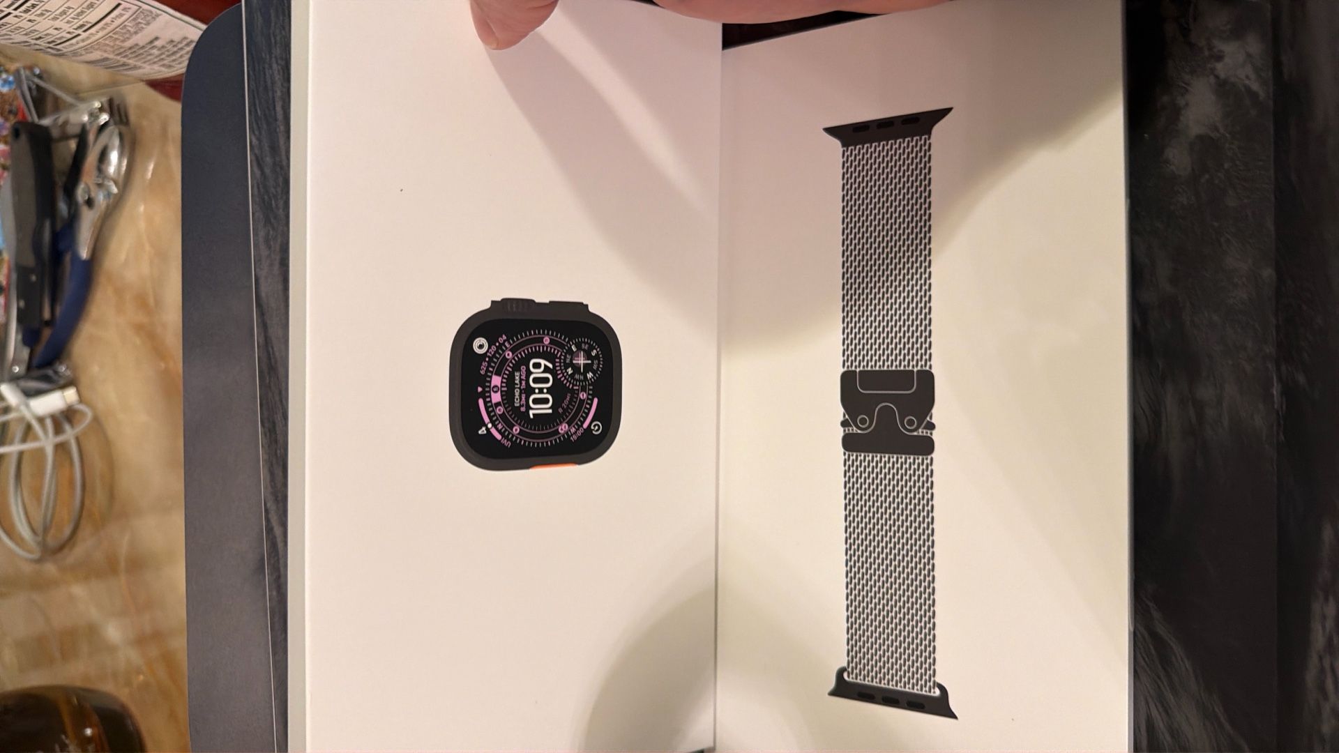 Apple Watch Ultra 3 49mm Black Titanium Milanese Loop