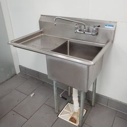 38"W STAINLESS STEEL PREP-SINK With FAUCET and TWIST HANDLE WASTE VALVE 