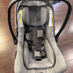 Nuna Pipa Lite RX car seat and base