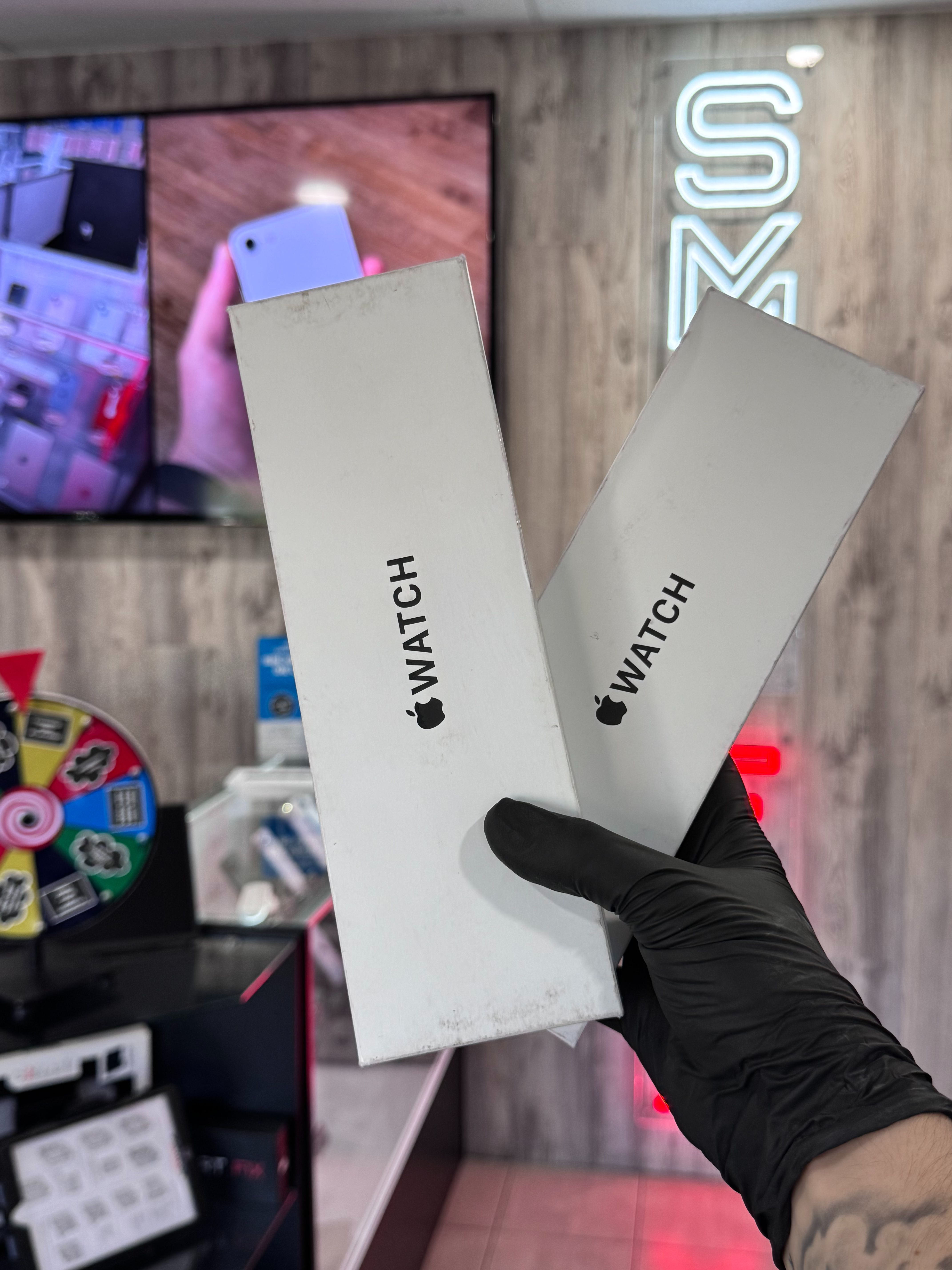 Brand New Apple Watch SE 2nd Gen WiFi + LTE 40 MM - Starlight (Unlocked) + Warranty