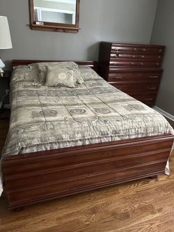 Kling Solid Cherry Bedroom Set