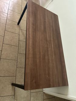 Desk wooden