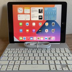 Apple iPad 5th Generation 32GB with Zagg Keyboard and Cable 