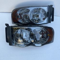 Dodge Ram 1500/2500/3500 Headlight Year 2003-2005